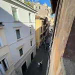 Navona Fox House